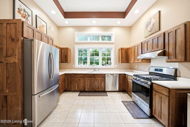 8809 Old Bates Rd, Louisville, KY 40228