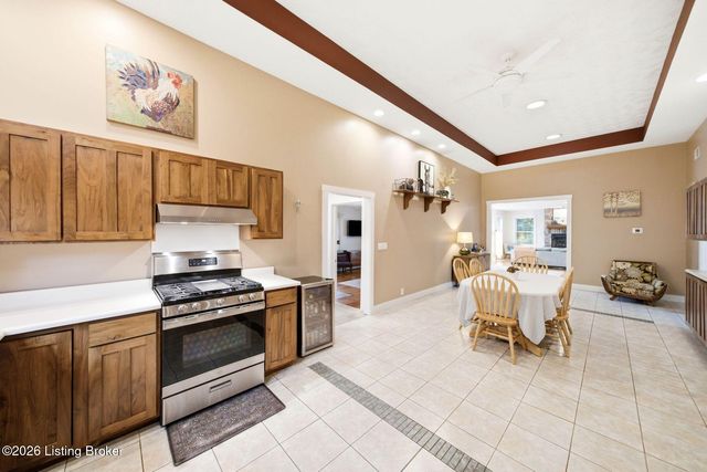 8809 Old Bates Rd, Louisville, KY 40228