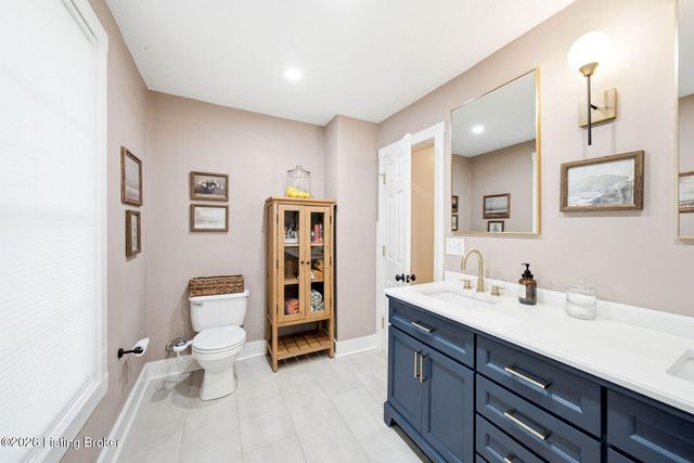 8809 Old Bates Rd, Louisville, KY 40228