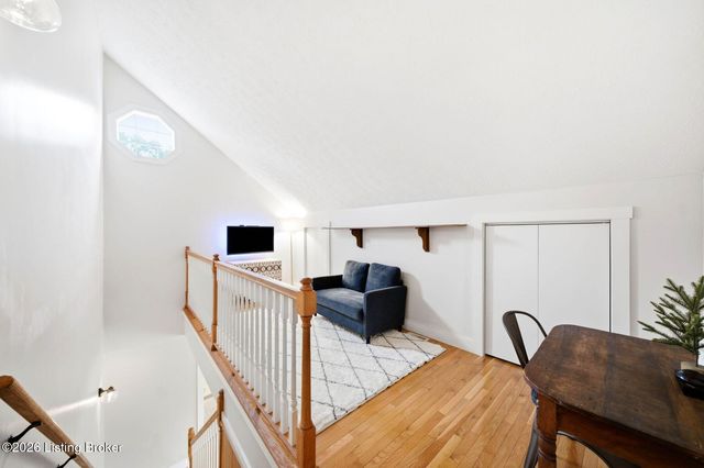 8809 Old Bates Rd, Louisville, KY 40228