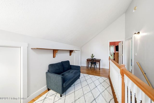 8809 Old Bates Rd, Louisville, KY 40228