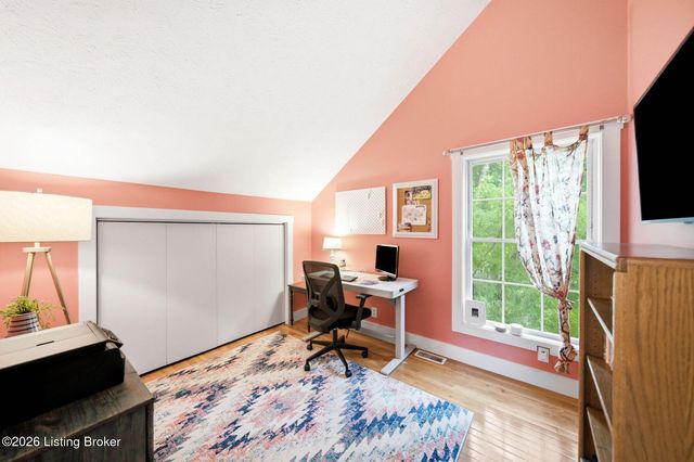 8809 Old Bates Rd, Louisville, KY 40228