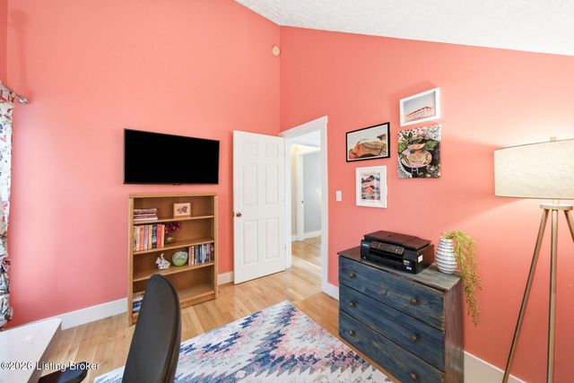 8809 Old Bates Rd, Louisville, KY 40228