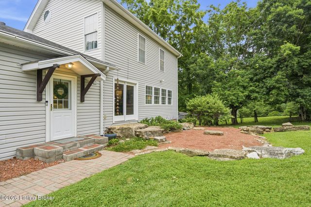 8809 Old Bates Rd, Louisville, KY 40228