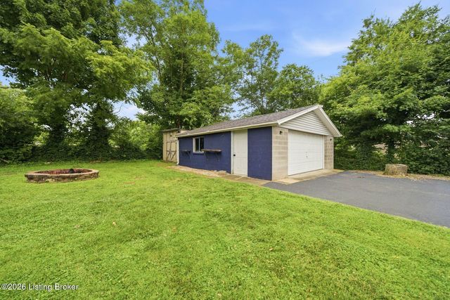 8809 Old Bates Rd, Louisville, KY 40228