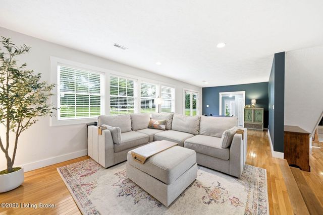 8809 Old Bates Rd, Louisville, KY 40228