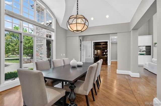 2951 Turtle Pond Court, Bloomfield Hills, MI 48302