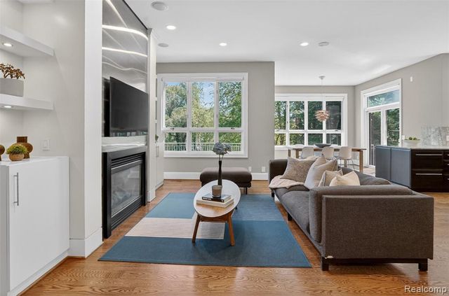 2951 Turtle Pond Court, Bloomfield Hills, MI 48302