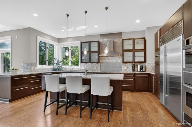2951 Turtle Pond Court, Bloomfield Hills, MI 48302