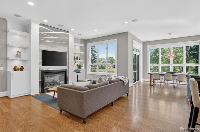2951 Turtle Pond Court, Bloomfield Hills, MI 48302