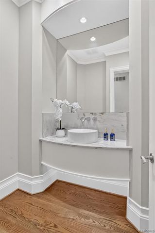 2951 Turtle Pond Court, Bloomfield Hills, MI 48302