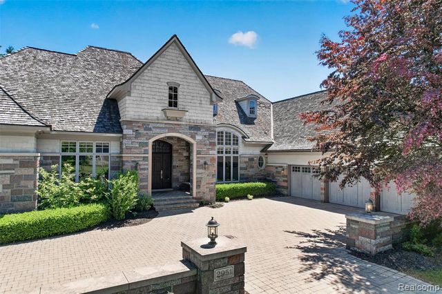 2951 Turtle Pond Court, Bloomfield Hills, MI 48302