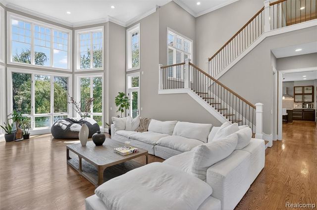 2951 Turtle Pond Court, Bloomfield Hills, MI 48302