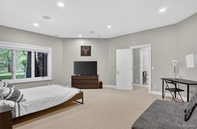 2951 Turtle Pond Court, Bloomfield Hills, MI 48302