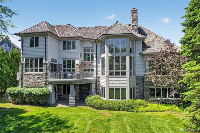 2951 Turtle Pond Court, Bloomfield Hills, MI 48302