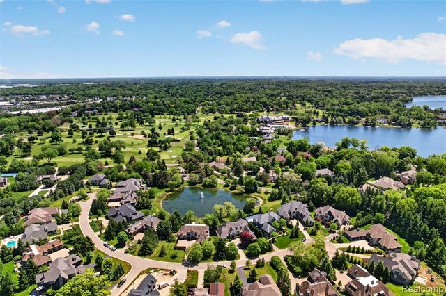 2951 Turtle Pond Court, Bloomfield Hills, MI 48302