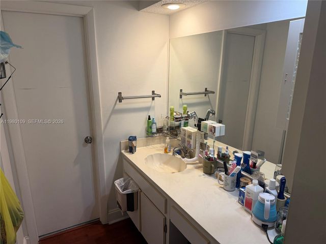 15202 SW 46th Ln C-75, Miami, FL 33185