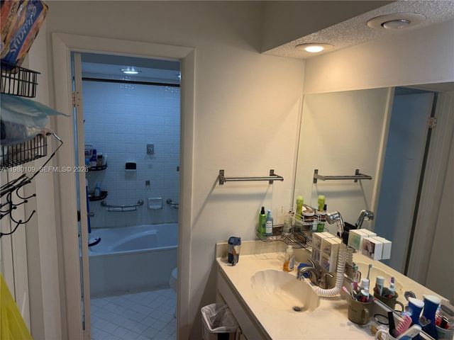 15202 SW 46th Ln C-75, Miami, FL 33185