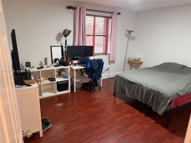 15202 SW 46th Ln C-75, Miami, FL 33185