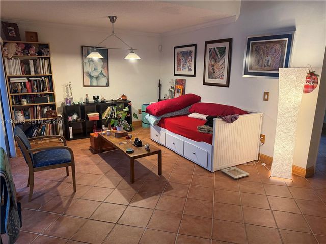 15202 SW 46th Ln C-75, Miami, FL 33185