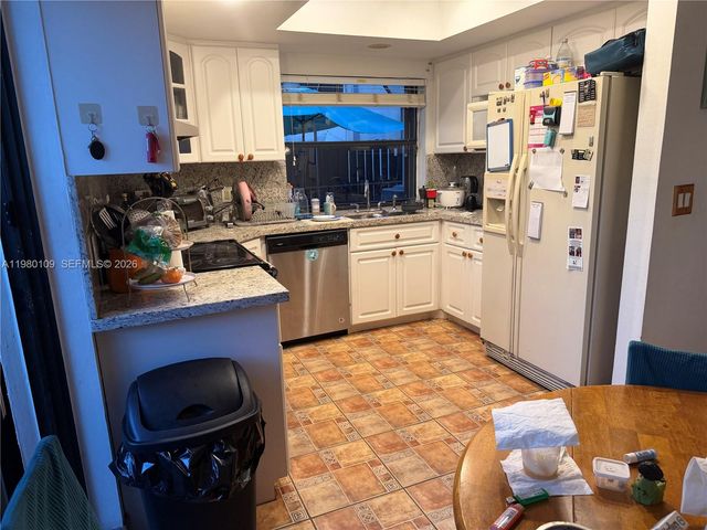 15202 SW 46th Ln C-75, Miami, FL 33185