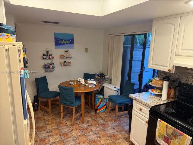 15202 SW 46th Ln C-75, Miami, FL 33185