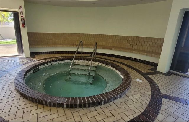 15202 SW 46th Ln C-75, Miami, FL 33185