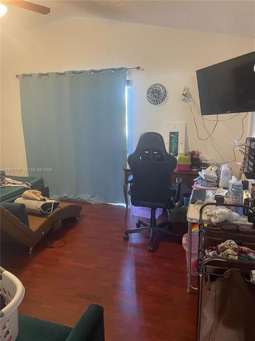 15202 SW 46th Ln C-75, Miami, FL 33185