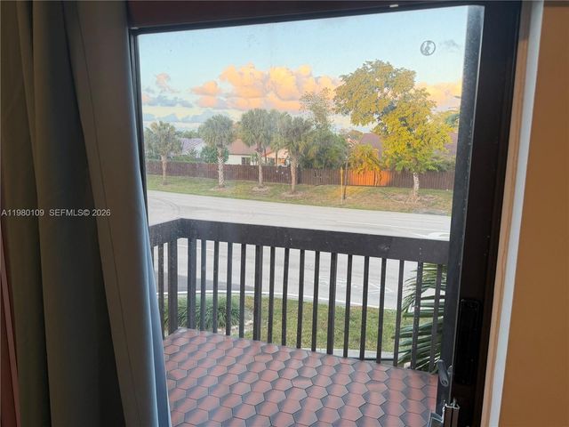 15202 SW 46th Ln C-75, Miami, FL 33185