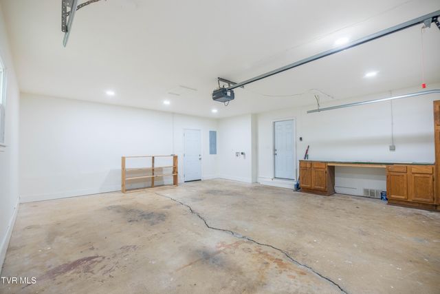 1404 Brentwood Drive, Greeneville, TN 37743