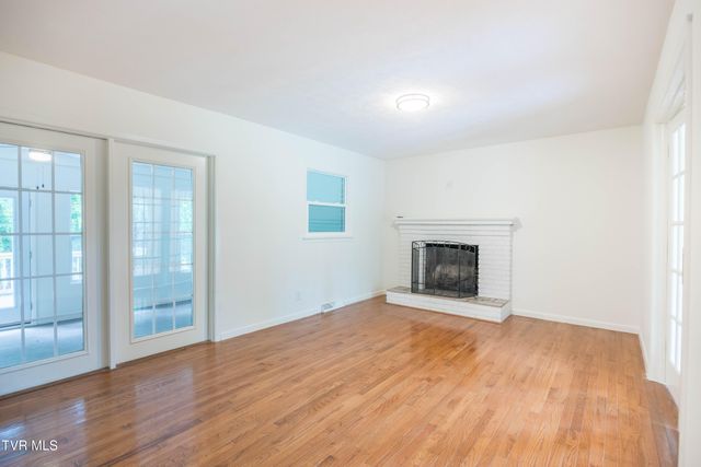 1404 Brentwood Drive, Greeneville, TN 37743