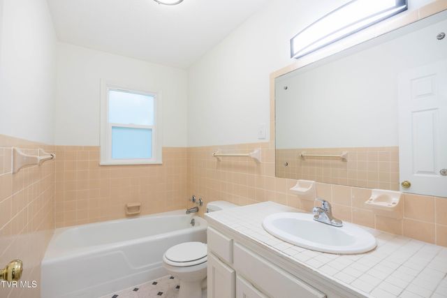 1404 Brentwood Drive, Greeneville, TN 37743