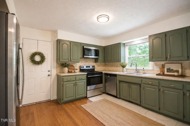 1404 Brentwood Drive, Greeneville, TN 37743