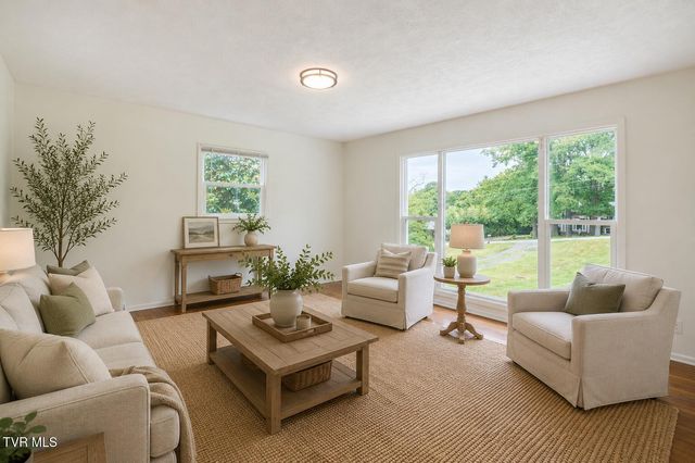 1404 Brentwood Drive, Greeneville, TN 37743