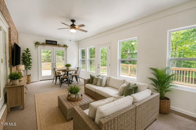 1404 Brentwood Drive, Greeneville, TN 37743