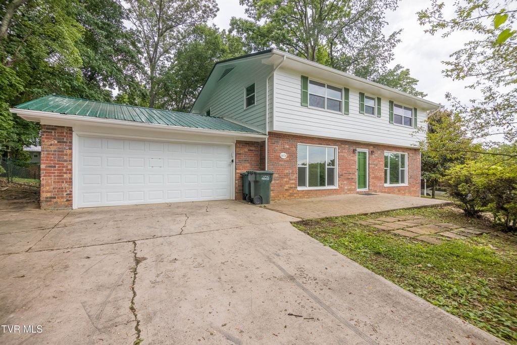 1404 Brentwood Drive, Greeneville, TN 37743