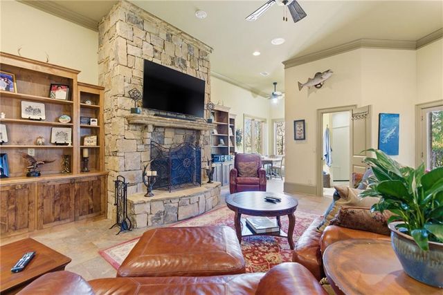 6427 Point Twenty Two, Gainesville, GA 30506