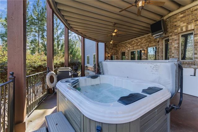 6427 Point Twenty Two, Gainesville, GA 30506