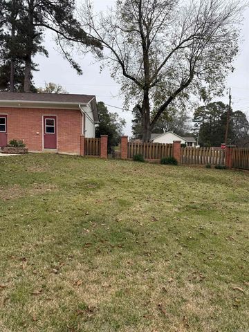 1001 W Johnson Street, Nashville, AR 71852