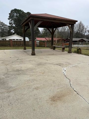 1001 W Johnson Street, Nashville, AR 71852