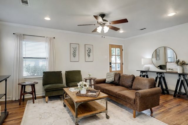 2801 W Bewick Street, Fort Worth, TX 76109