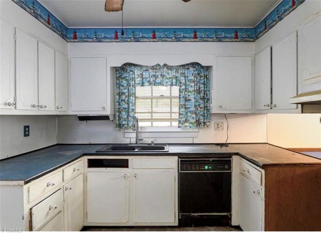 1526 Ann Arbor Court, High Point, NC 27265