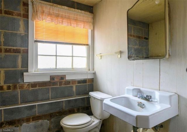 1526 Ann Arbor Court, High Point, NC 27265