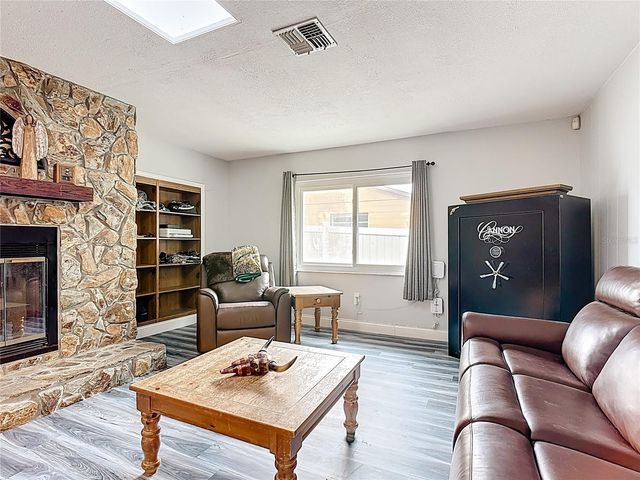 300 MINNESOTA AVENUE, St Cloud, FL 34769