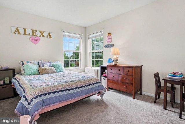 102 ITHAN LN, Collegeville, PA 19426