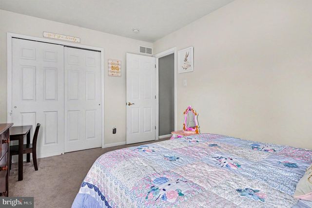 102 ITHAN LN, Collegeville, PA 19426