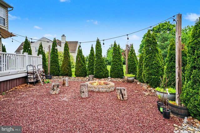 102 ITHAN LN, Collegeville, PA 19426