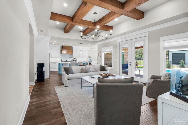 3275 Melvin Dr, Pace, FL 32571