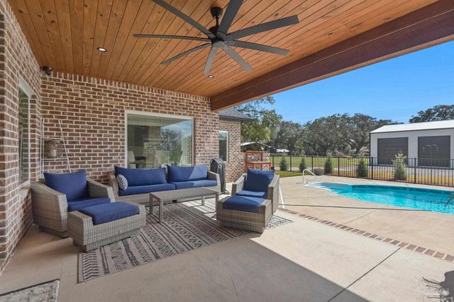 3275 Melvin Dr, Pace, FL 32571