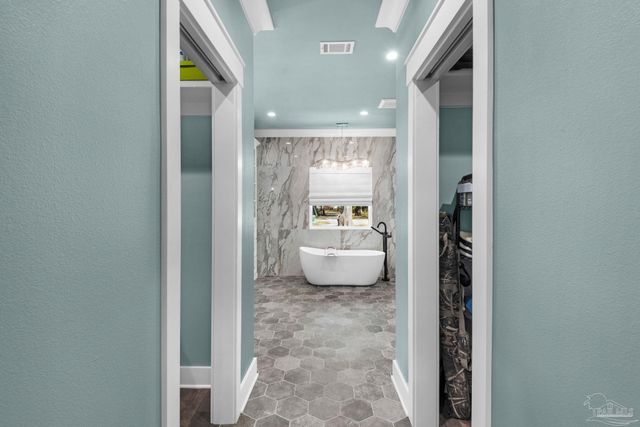 3275 Melvin Dr, Pace, FL 32571